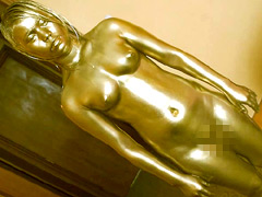 ウェット&メッシー 金粉ボディペイント ミャンマーモデル ニャ