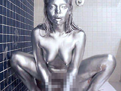 ウェット&メッシー ボディペイント 濡れた肌の女性モデル